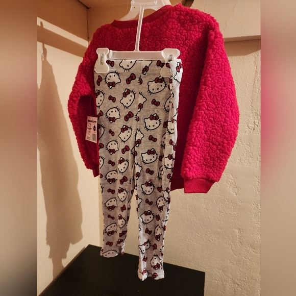 NWT. Fuzzy Hello Kitty 2pc outfit. 4T. - Picture 2 of 3